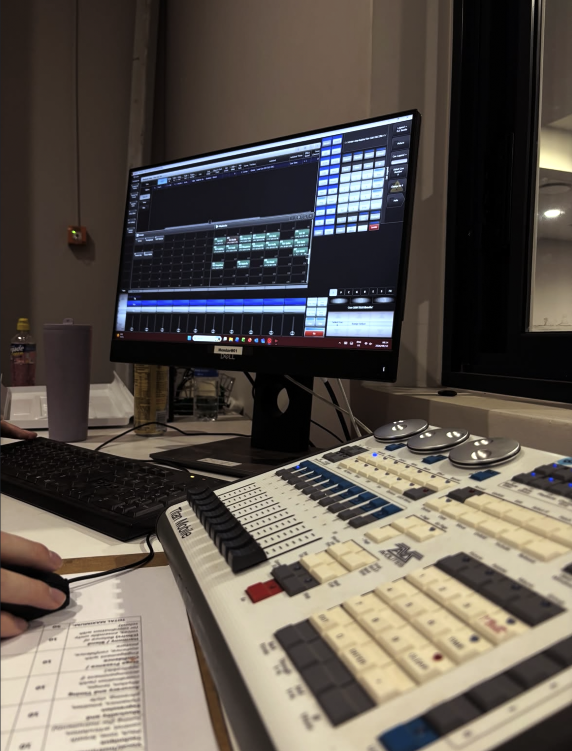 Lighting control desk